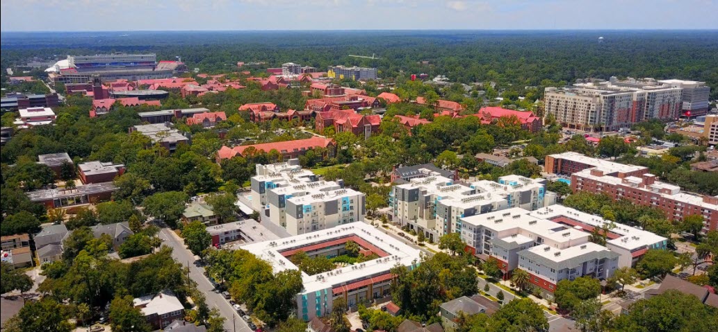 student courtyard apts